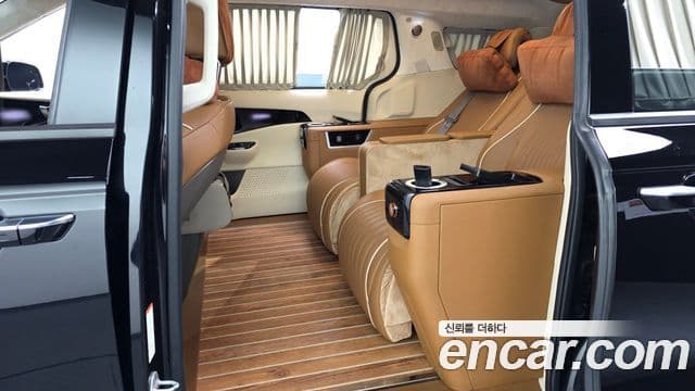 Kia Carnival 4세대 бензин 4인승 High Limousine (компания по спецнадстройкам), 2021 12