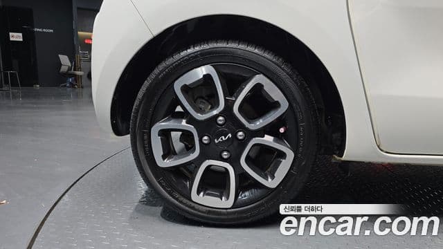 Kia The / новый New Ray Signature, 2022 все фото