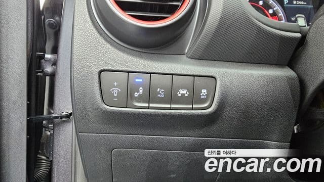 Hyundai Kona Iron Man Edition, 2019 17