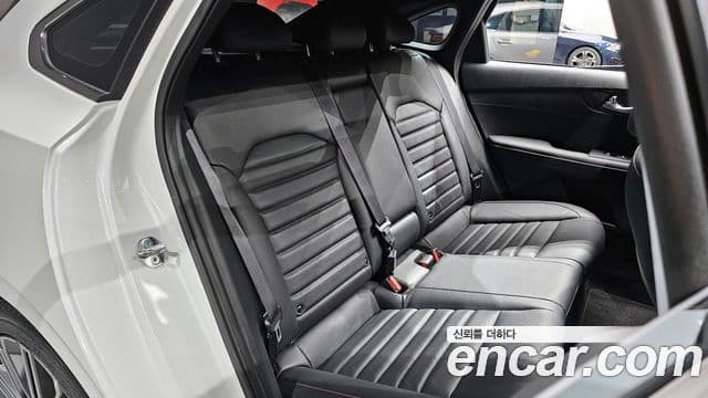 Kia The / новый New K3 2세대 Signature, 2023 12