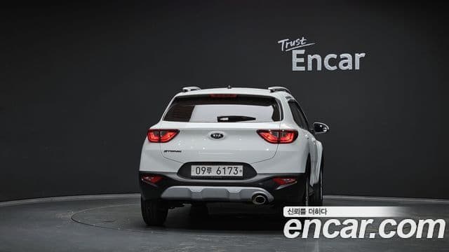 Kia Stonic Deluxe, 2019 4