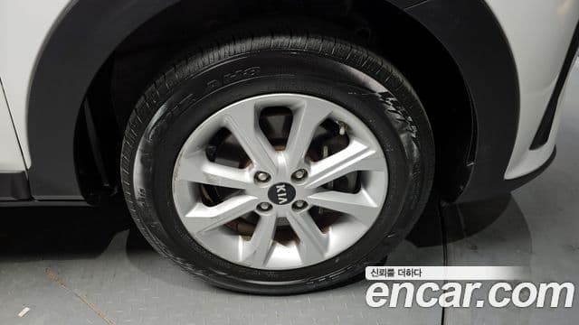 Kia Stonic Deluxe, 2019 все фото