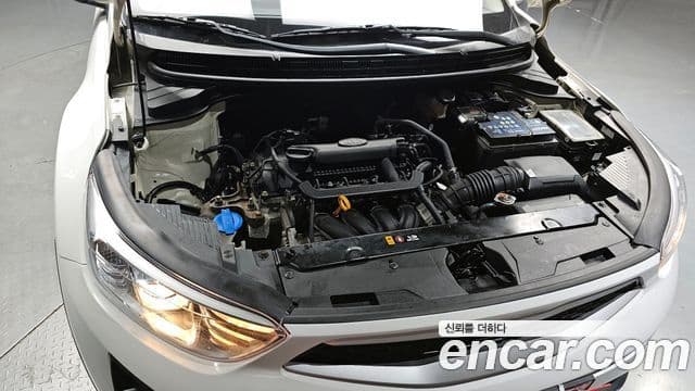 Kia Stonic Deluxe, 2019 6