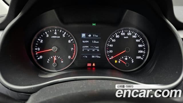 Kia Stonic Deluxe, 2019 8