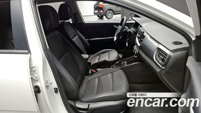 Kia Stonic Deluxe, 2019 10