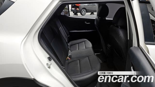 Kia Stonic Deluxe, 2019 11