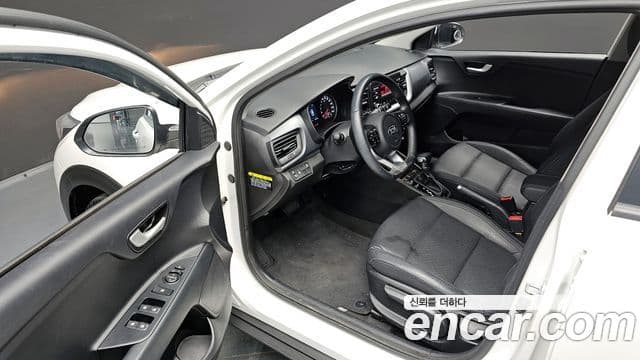 Kia Stonic Deluxe, 2019 12