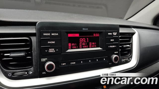 Kia Stonic Deluxe, 2019 14