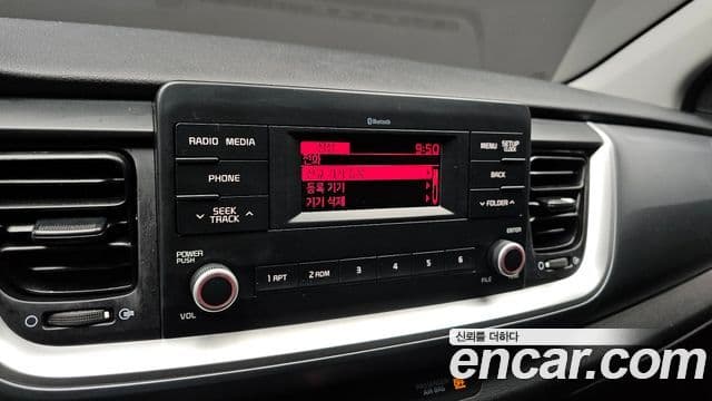 Kia Stonic Deluxe, 2019 15