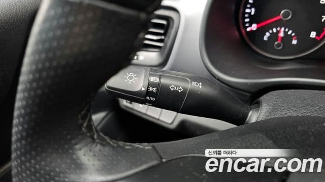 Kia Stonic Deluxe, 2019 17