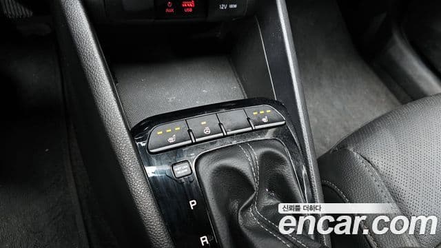 Kia Stonic Deluxe, 2019 18