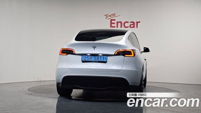 Tesla модель Y, 2024 4