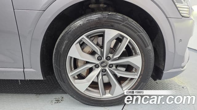 Audi e-Tron, 2020 все фото