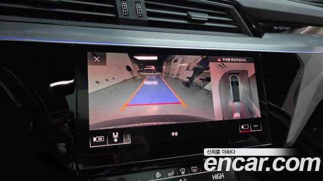 Audi e-Tron, 2020 15