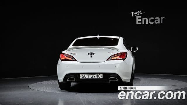 Hyundai Genesis купе 200 турбо R, 2009 4