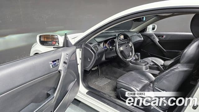 Hyundai Genesis купе 200 турбо R, 2009 11