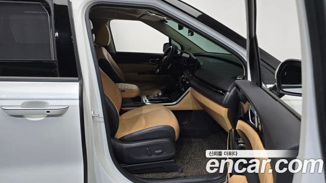 Kia Carnival 4세대 Signature, 2022 11