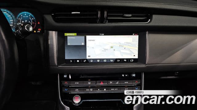 Jaguar XF (X260) Prestige, 2016 14