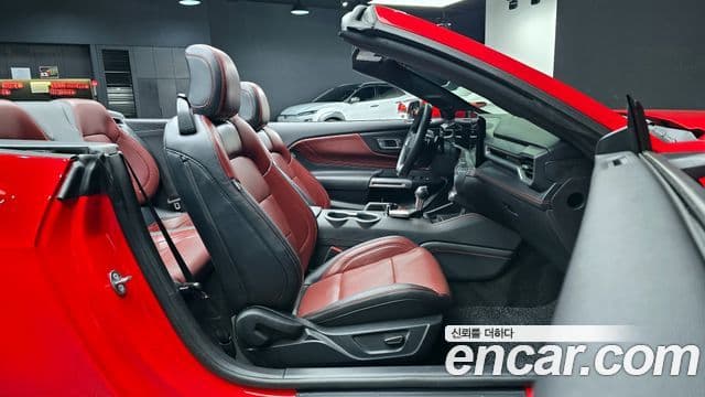 Ford Mustang 7세대 2.3 EcoBoost Premium кабриолет, 2024 10