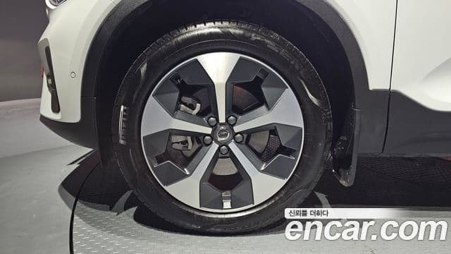 Volvo XC40 B4 Ultra Bright, 2025 все фото