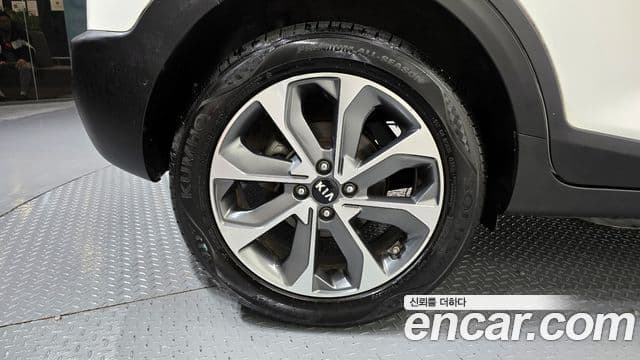 Kia Stonic Trendy, 2018 все фото