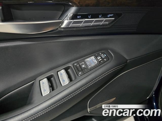 Genesis G90 Premium Luxury, 2019 8