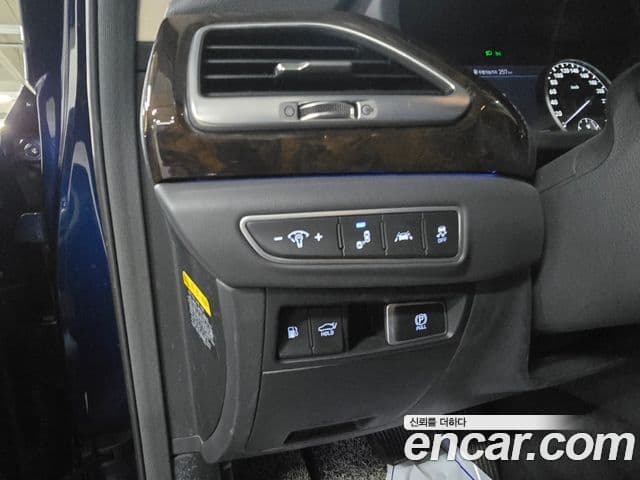 Genesis G90 Premium Luxury, 2019 9