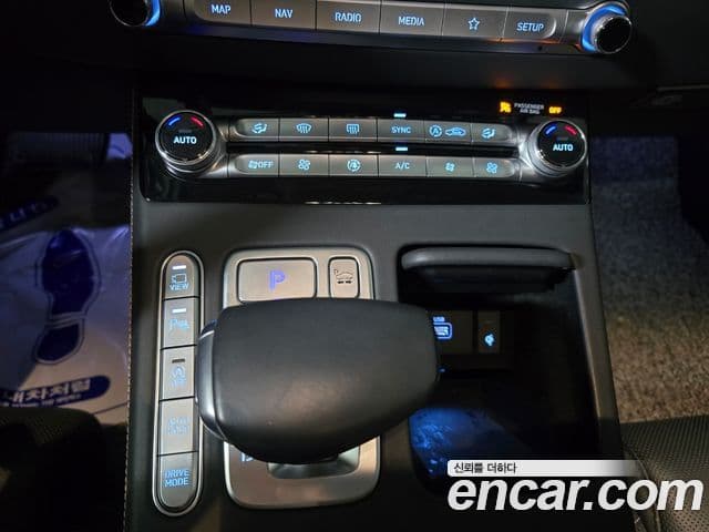 Genesis G90 Premium Luxury, 2019 12