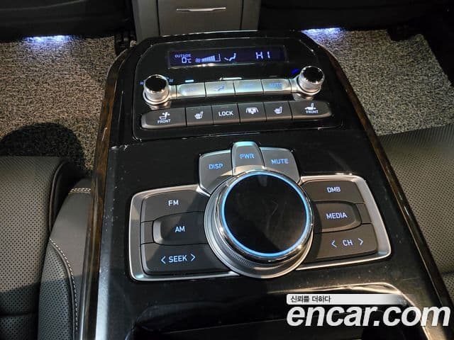 Genesis G90 Premium Luxury, 2019 17