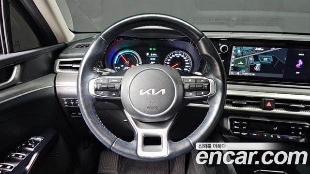 Kia K5 гибрид 3세대 Prestige, 2022 13
