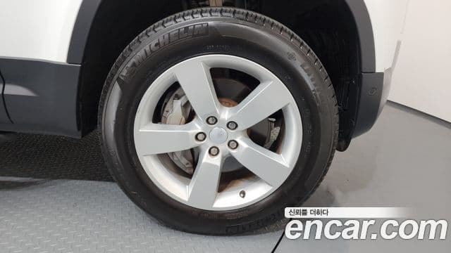 Land Rover Defender (L663) 110 D300 HSE, 2023 все фото