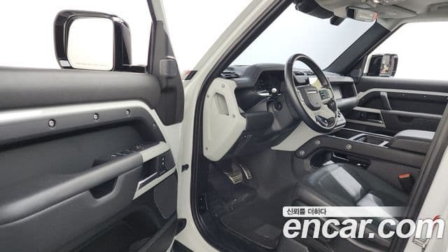 Land Rover Defender (L663) 110 D300 HSE, 2023 10