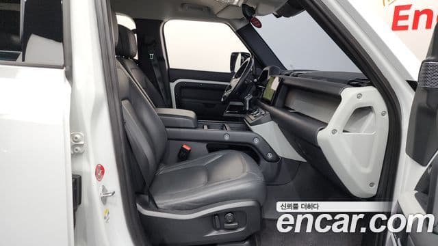 Land Rover Defender (L663) 110 D300 HSE, 2023 11