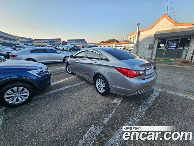 Hyundai YF Sonata LPI Deluxe, 2010 2