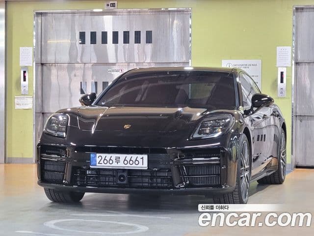 Porsche Panamera (976)