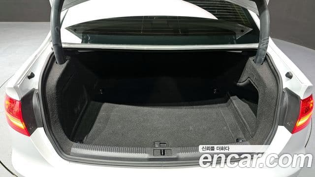 Audi New A4 B8, 2013 20