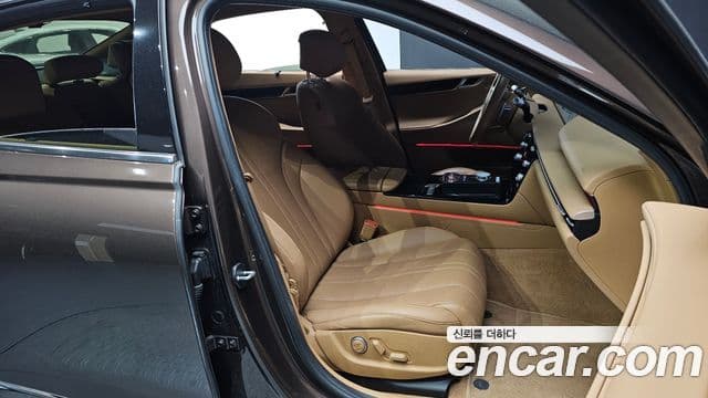 Genesis G80 (RG3) бензин 2.5 турбо AWD, 2025 10