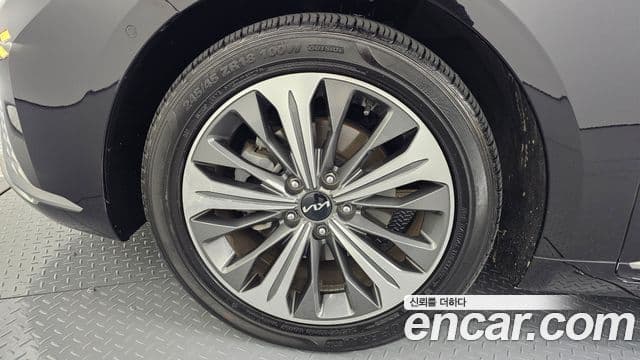 Kia K8 гибрид Signature, 2022 все фото