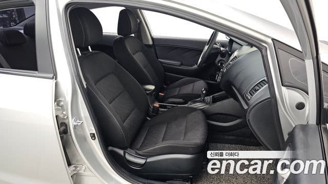 Kia K3 Deluxe, 2013 12