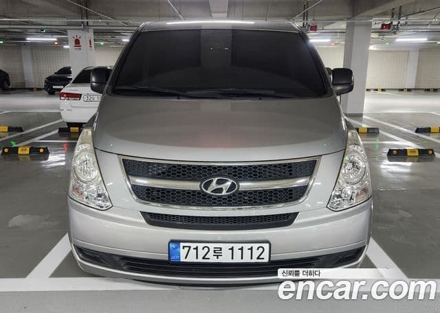 Hyundai Grand Starex CVX Deluxe, 2011 1