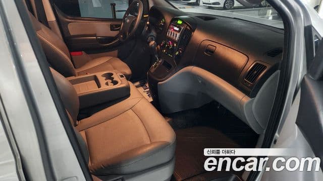 Hyundai Grand Starex CVX Deluxe, 2011 10