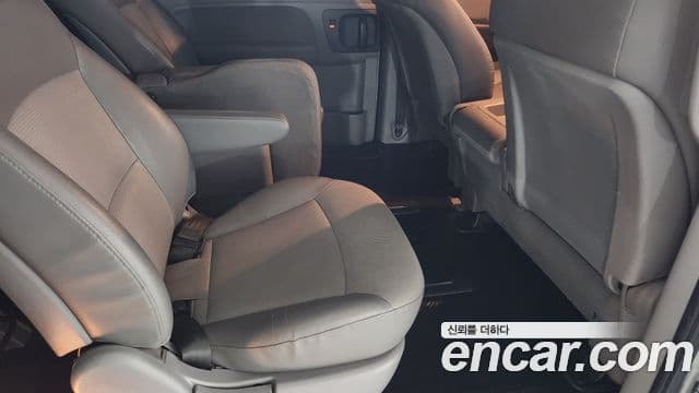 Hyundai Grand Starex CVX Deluxe, 2011 11