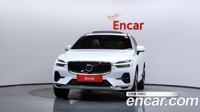 Volvo XC60 2세대 T8 Ultra Bright, 2025 3