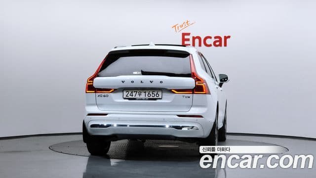 Volvo XC60 2세대 T8 Ultra Bright, 2025 4