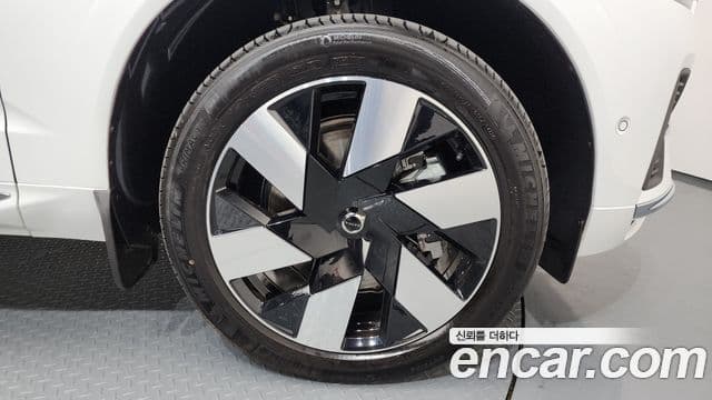 Volvo XC60 2세대 T8 Ultra Bright, 2025 все фото