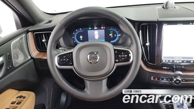 Volvo XC60 2세대 T8 Ultra Bright, 2025 13