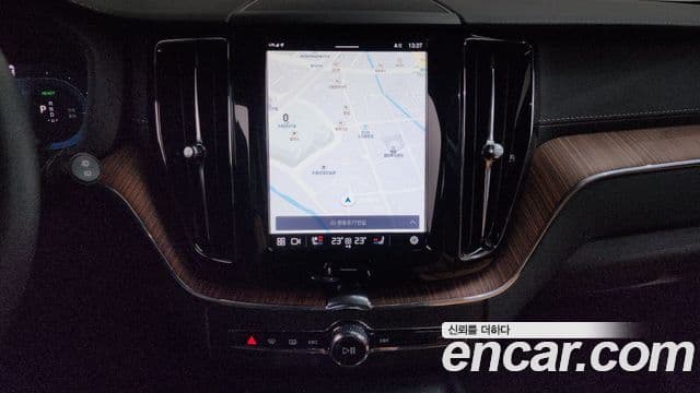 Volvo XC60 2세대 T8 Ultra Bright, 2025 14