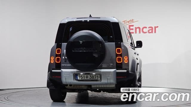 Land Rover Defender (L663) 110 D300 HSE, 2023 4