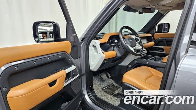 Land Rover Defender (L663) 110 D300 HSE, 2023 10