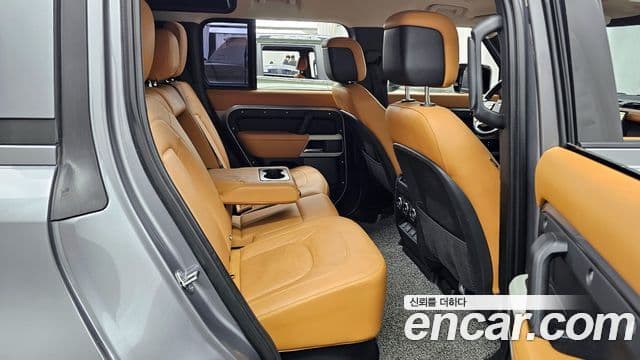 Land Rover Defender (L663) 110 D300 HSE, 2023 12